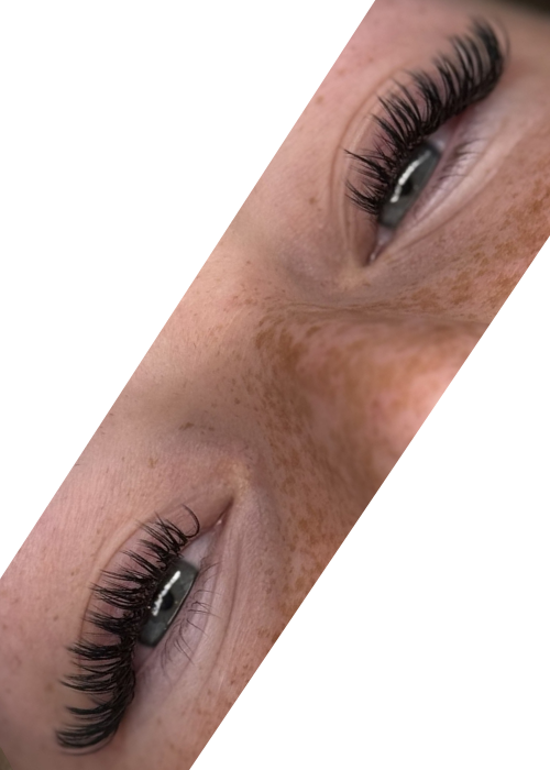 Wispy set lashes